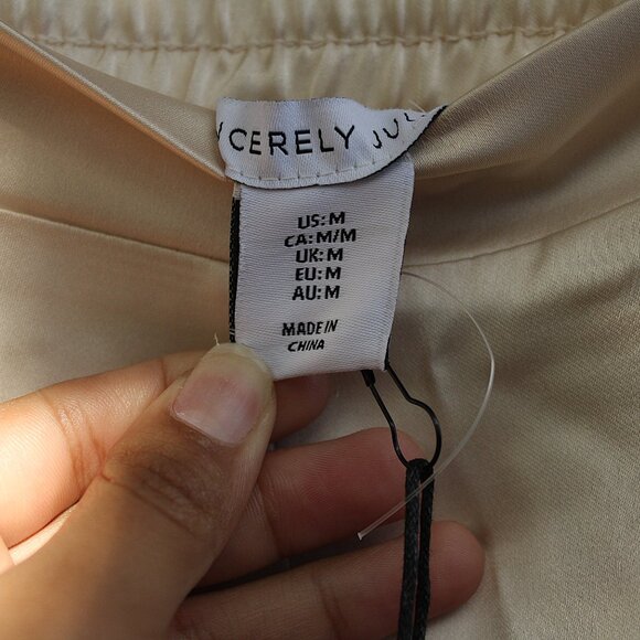 'Sincerely Jules' NWT beige satin jogger pants - Picture 7 of 8